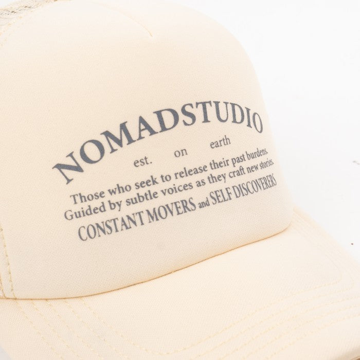 NOMADSTUDIO Hue - White Basic Trucker Cap
